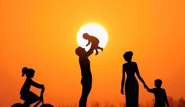 獨生子女父母光榮證謝幕，多孩時代悄然而至