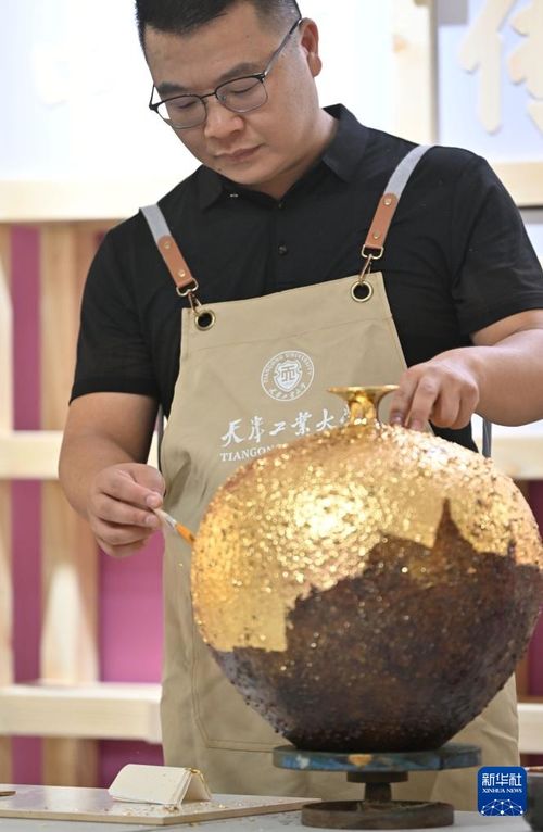 陶胎漆器煥發新生命 胎匠的技藝與傳承